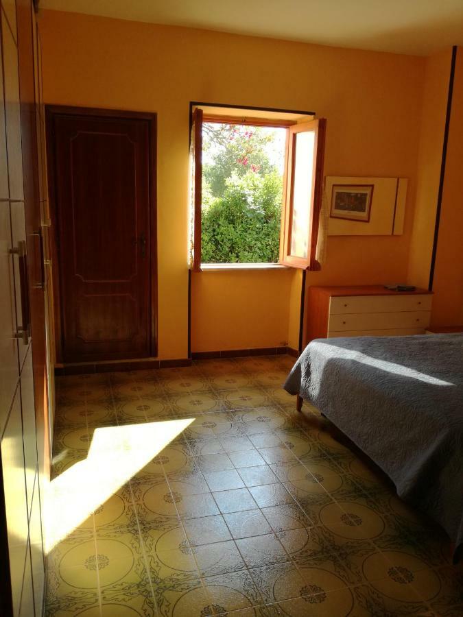 Casa La Calicchia Hostal Norma Exterior foto